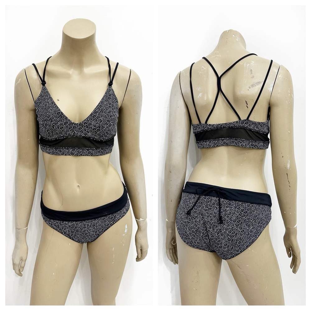 LULULEMON tidal flow reversible bikini bottom with matching top.